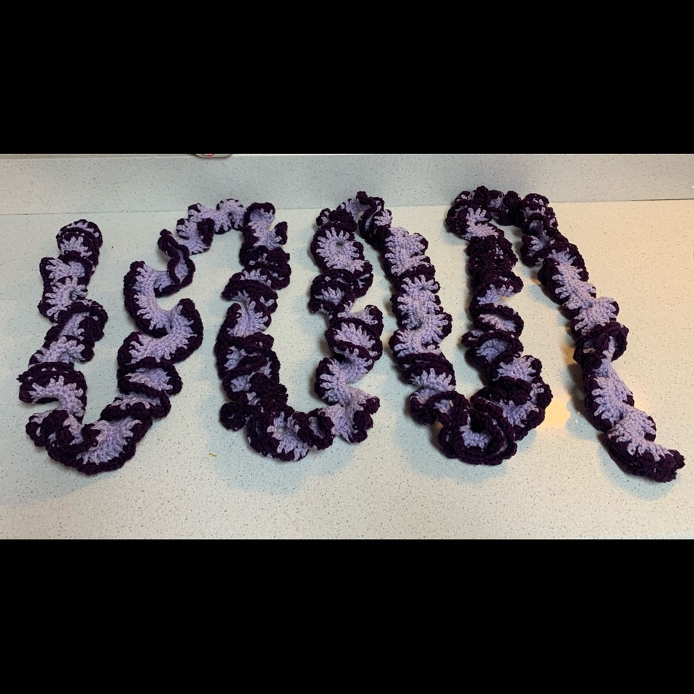 Garland Spiral Ruffle Purple New